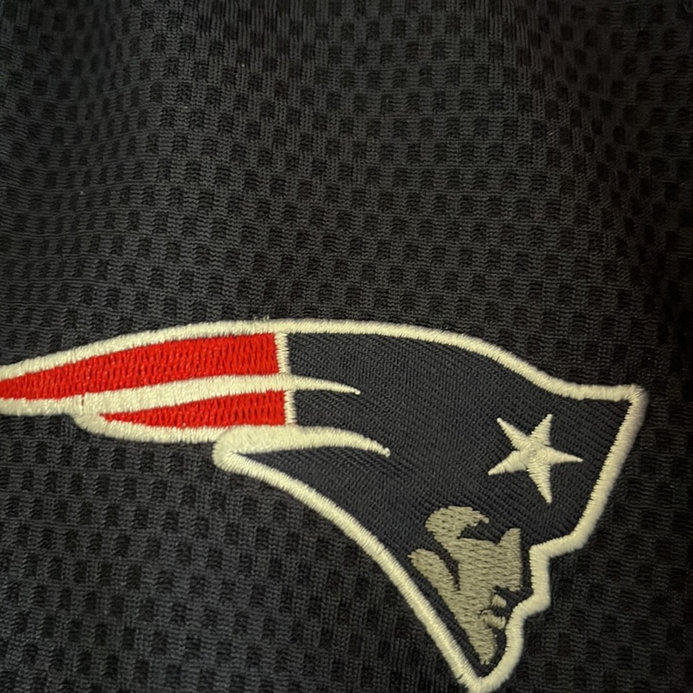 NFL New England Patriots Pull Over Jacket - Picture 7 of 8
